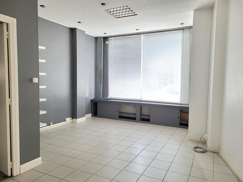 Local commercial - 101 m² - 3 pièces