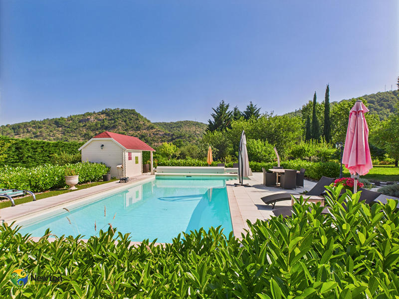 Maison - 260 m² - 9 pièces