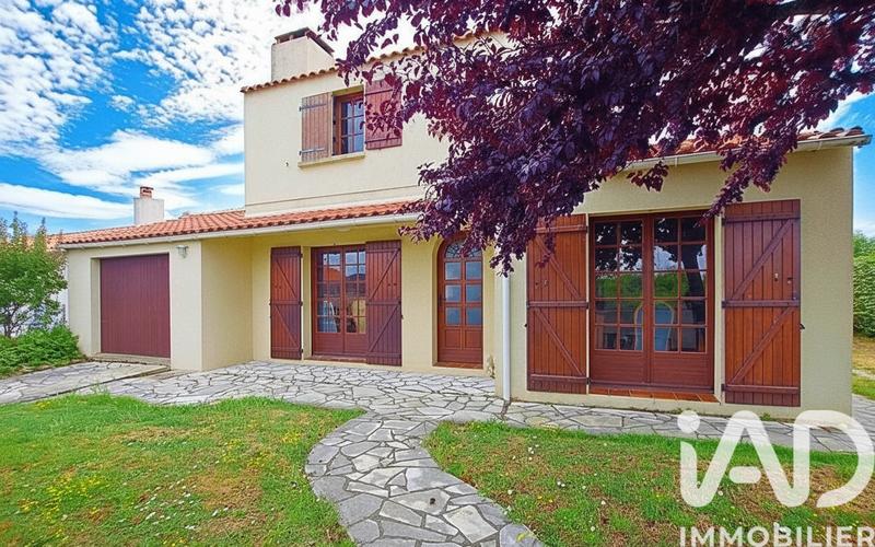 Maison - 94 m² - 5 pièces