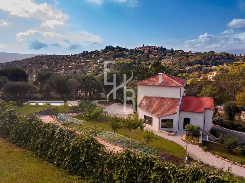 Maison - 295 m² - 7 pièces