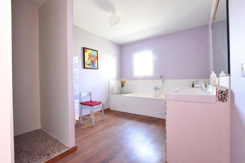 Maison - 200 m² - 7 pièces