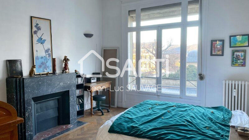 Appartement - 130 m² - 4 pièces