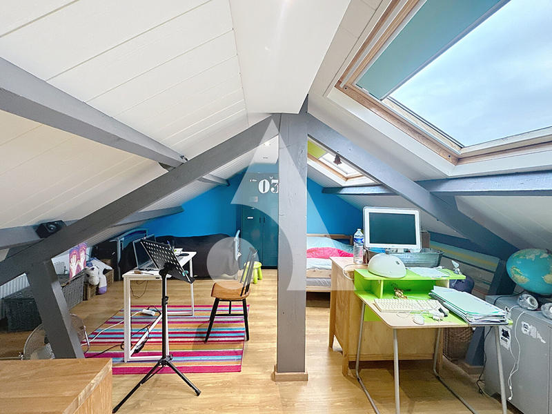 Maison - 96 m² - 5 pièces