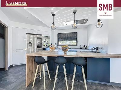 Maison - 170 m² - 6 pièces