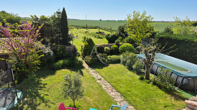 Maison - 265 m² - 9 pièces