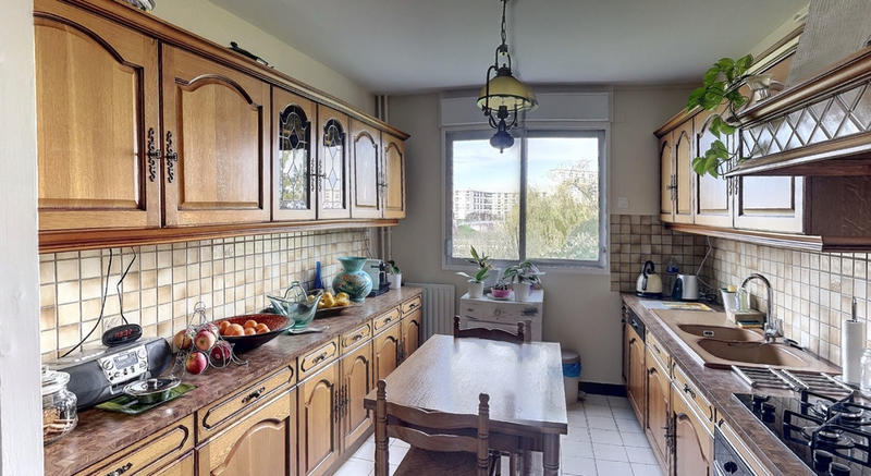 Appartement - 110 m² - 6 pièces