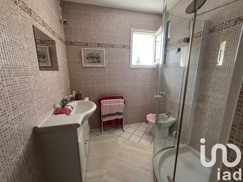 Maison - 221 m² - 6 pièces