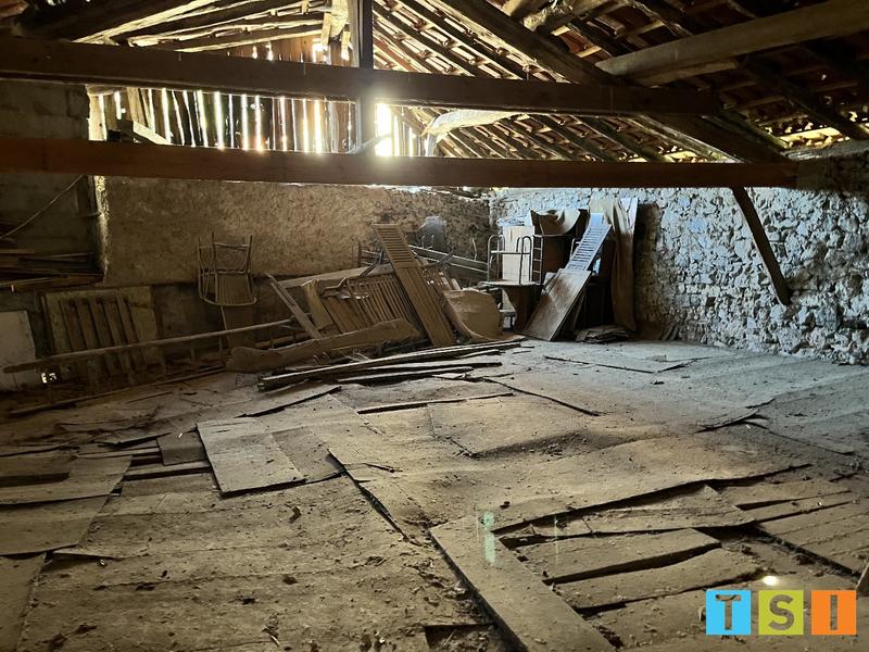 Grange - 240 m² - 2 pièces