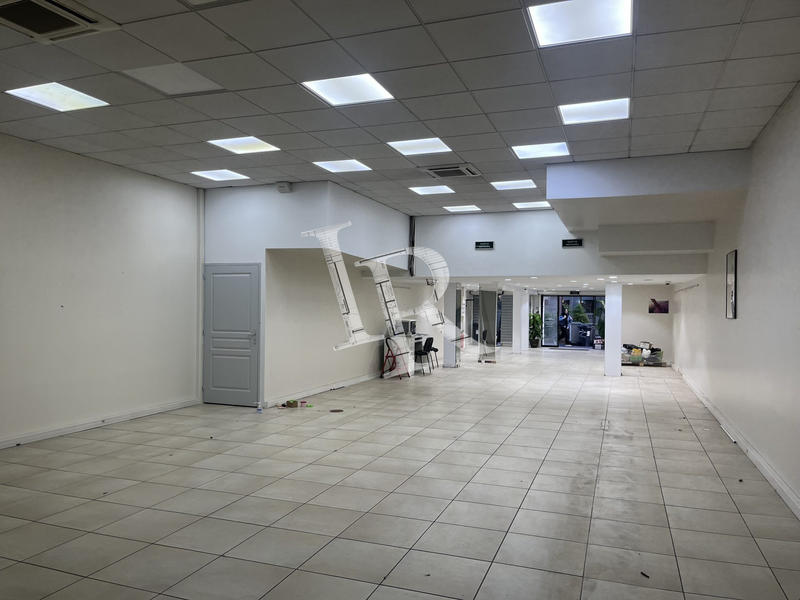 Local commercial - 175 m² - 3 pièces