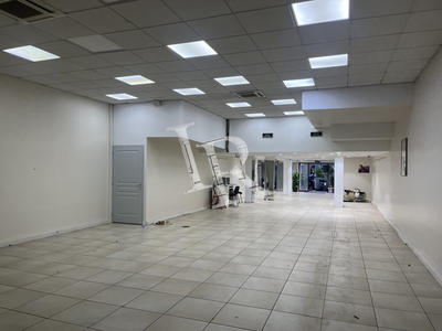 Local commercial - 175 m² - 3 pièces