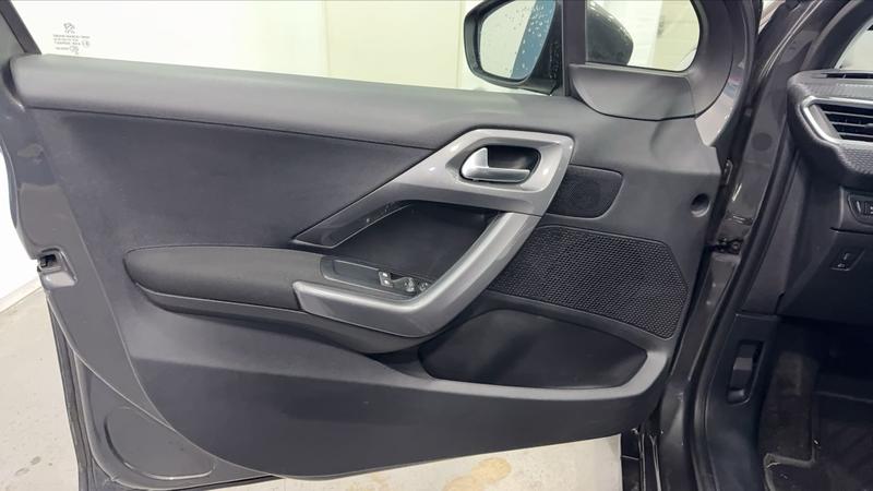 Peugeot 2008 I 1.6 BlueHDi 100 Eat6 Active Business - Automatique