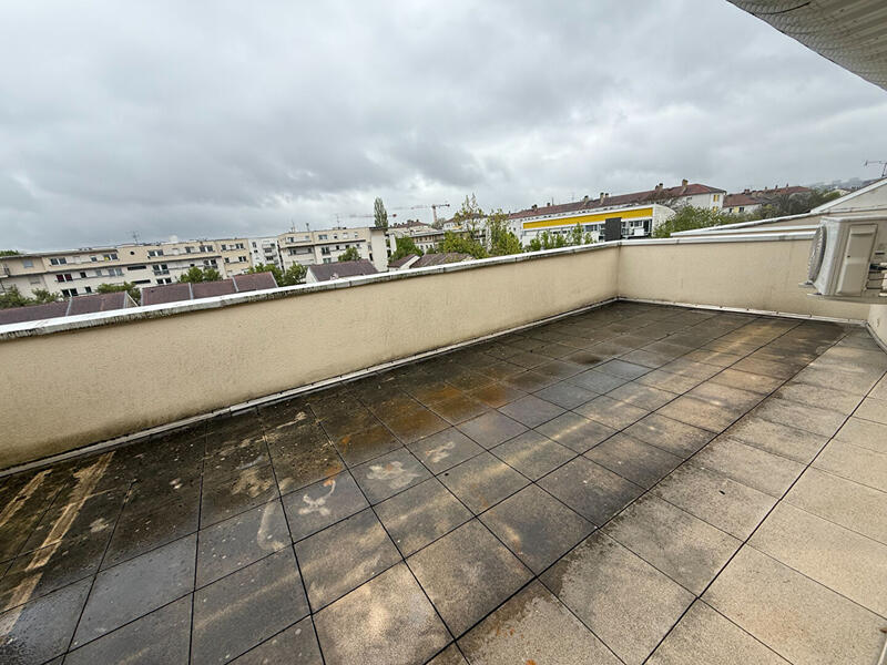 Appartement - 102 m² - 5 pièces