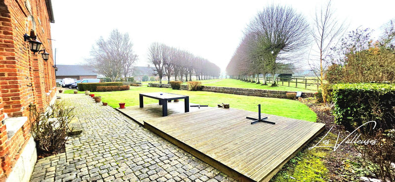 Maison - 300 m² - 8 pièces