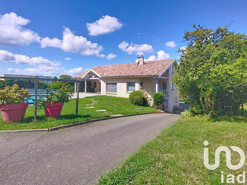 Maison - 204 m² - 6 pièces