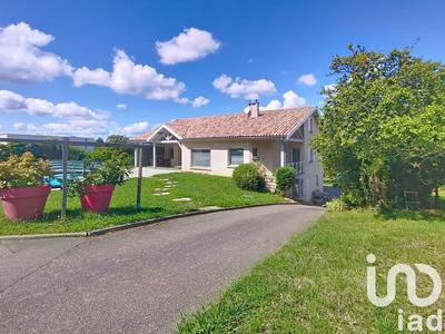 Maison - 204 m² - 6 pièces