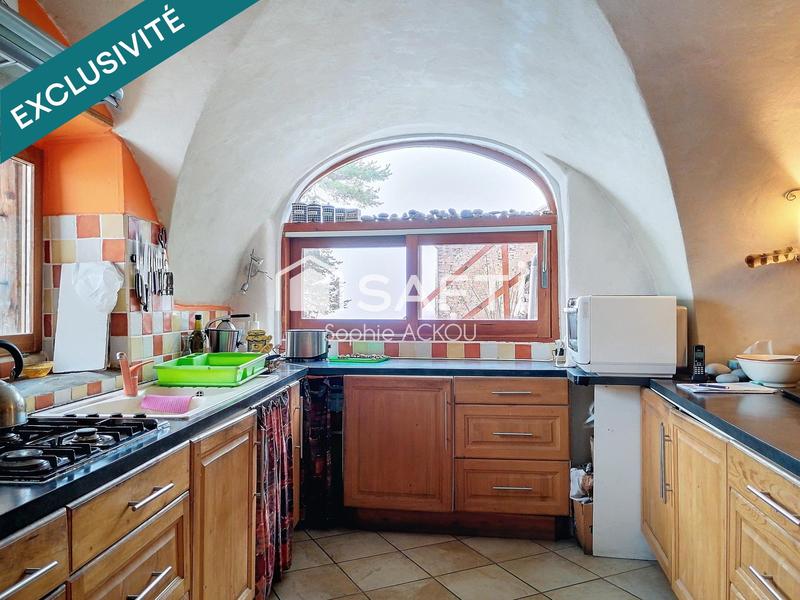 Maison - 264 m² - 12 pièces