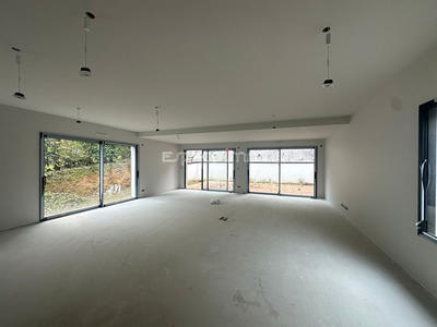 Maison - 200 m² - 6 pièces