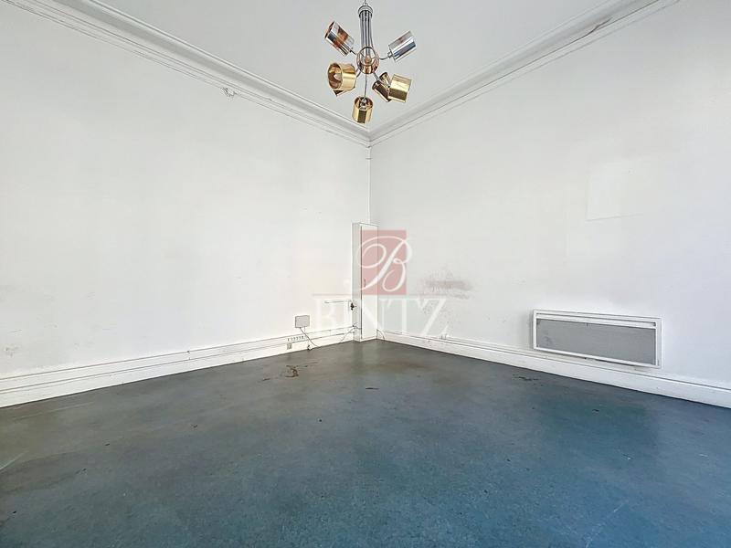 Local commercial - 48 m² - 2 pièces