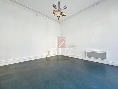 Local commercial - 48 m² - 2 pièces