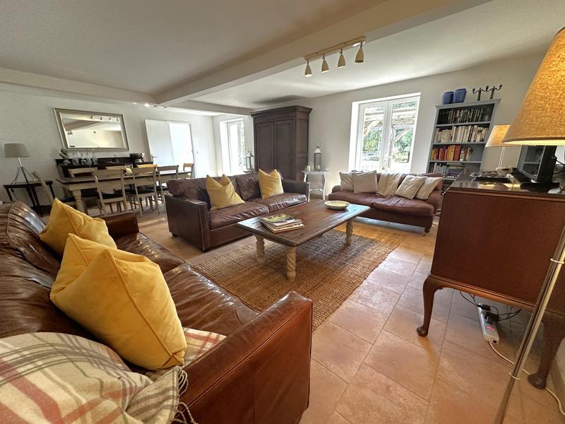 Maison traditionnelle - 185 m² - 7 pièces