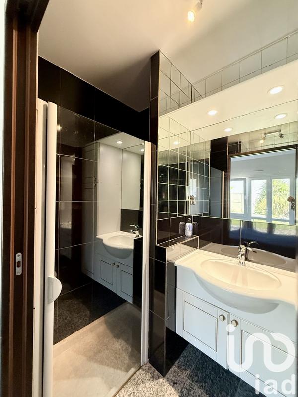 Maison - 210 m² - 8 pièces