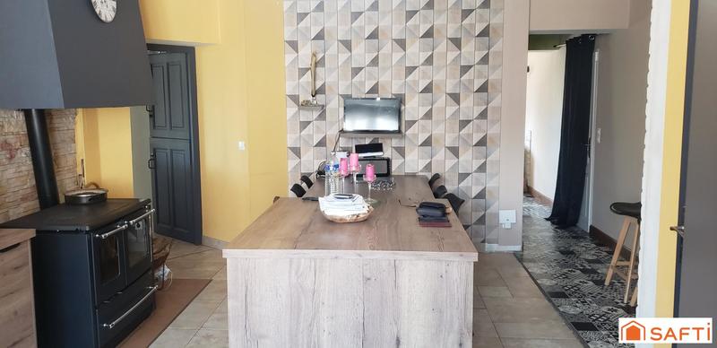 Maison - 230 m² - 10 pièces