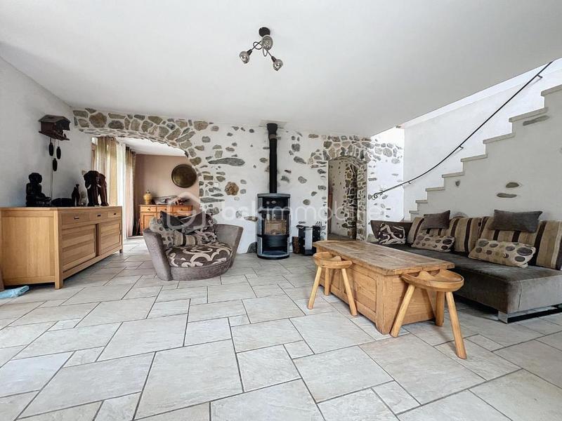 Maison en pierre - 160 m² - 6 pièces