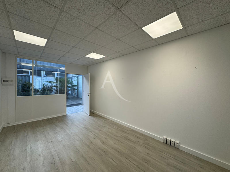 Bureau - 53 m² - 2 pièces