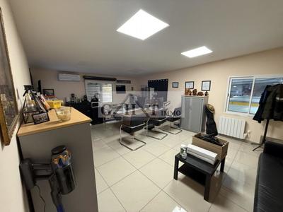 Entrepôt - 1 060 m²