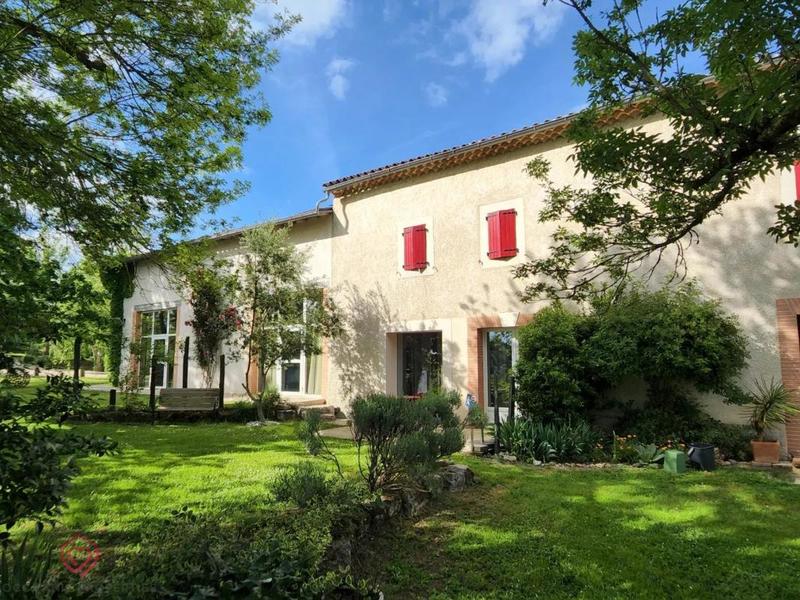 Propriété - 524 m² - 10 pièces