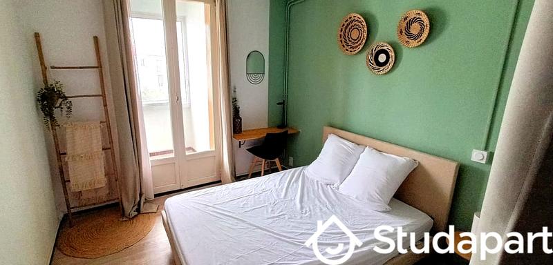 Chambre - 11 m² - 1 pièce