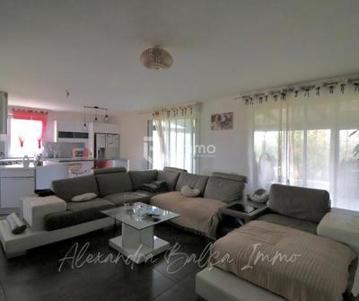 Maison - 111 m² - 5 pièces