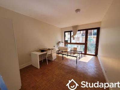 Chambre - 85 m² - 1 pièce