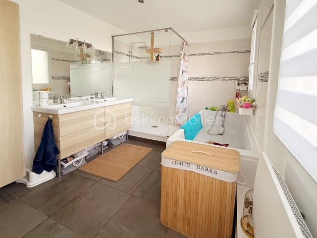 Maison - 94 m² - 5 pièces