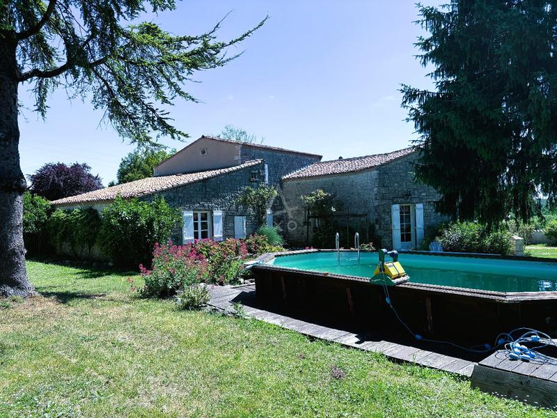 Maison - 197 m² - 7 pièces