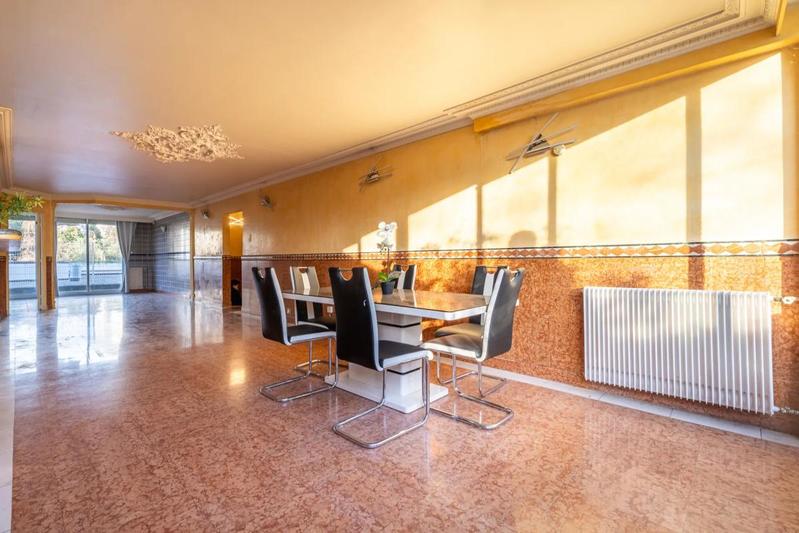 Appartement - 105 m² - 5 pièces