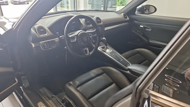 Porsche 718 Cayman s