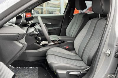 Peugeot 2008 New 130 Eat8 Allure Grip