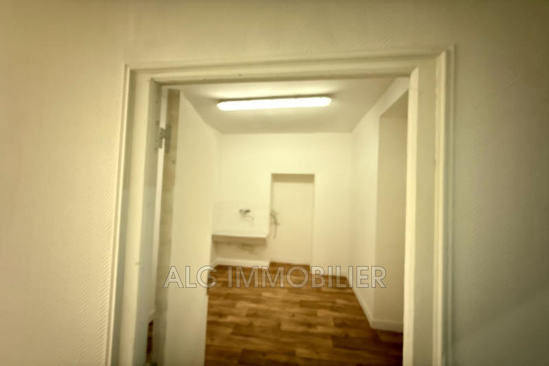 Local commercial - 883 m²