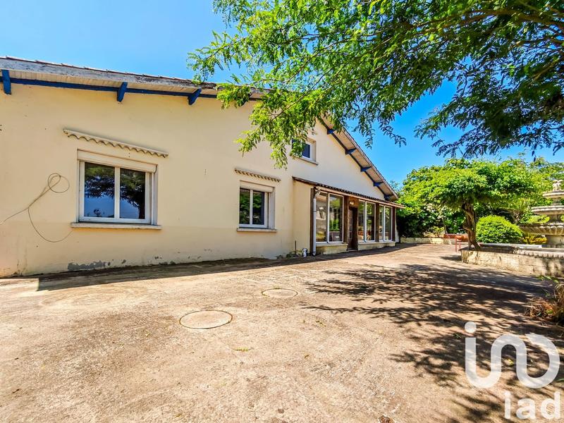 Maison - 220 m² - 10 pièces