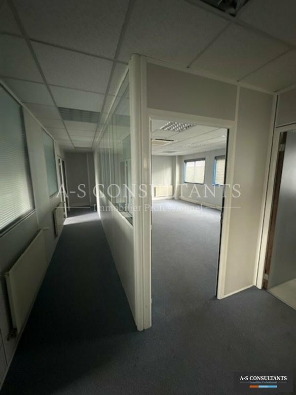 Local d'activité / Entrepôt - 670 m²