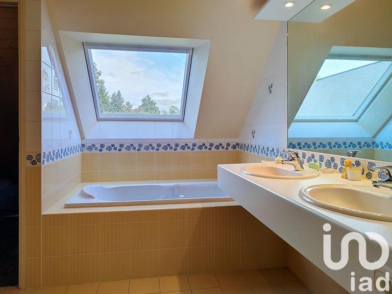 Maison - 227 m² - 8 pièces