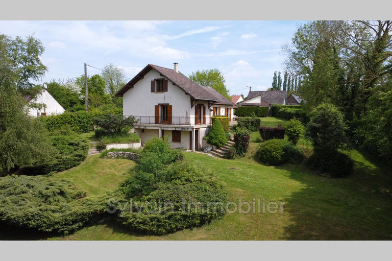 Maison - 160 m² - 8 pièces