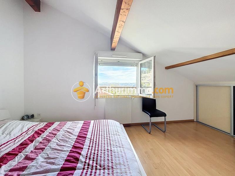 Appartement - 95 m² - 5 pièces