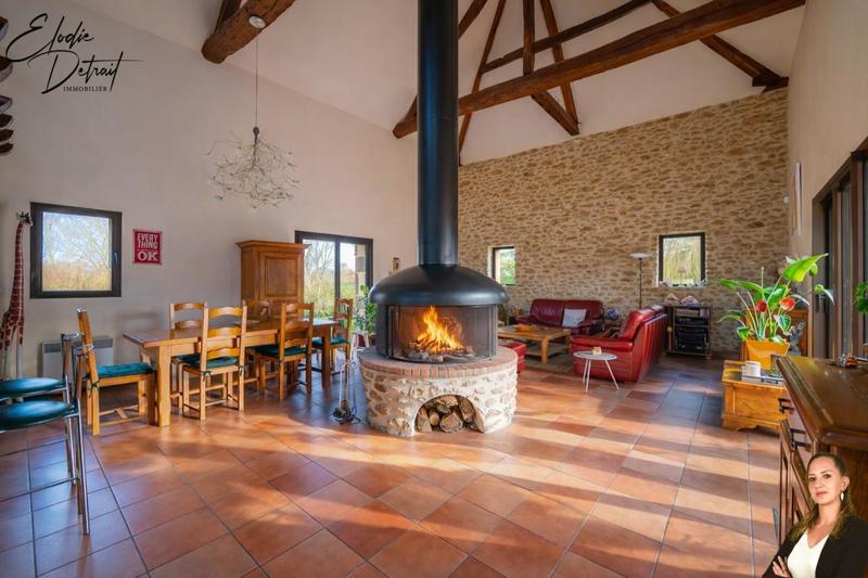 Maison - 242 m² - 7 pièces