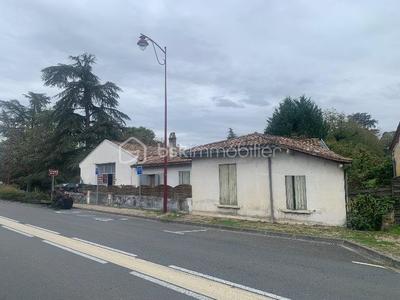 Maison - 636 m² - 7 pièces