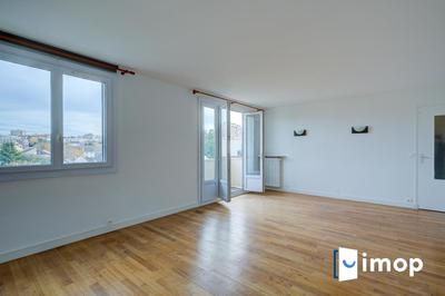 Appartement - 80 m² - 5 pièces