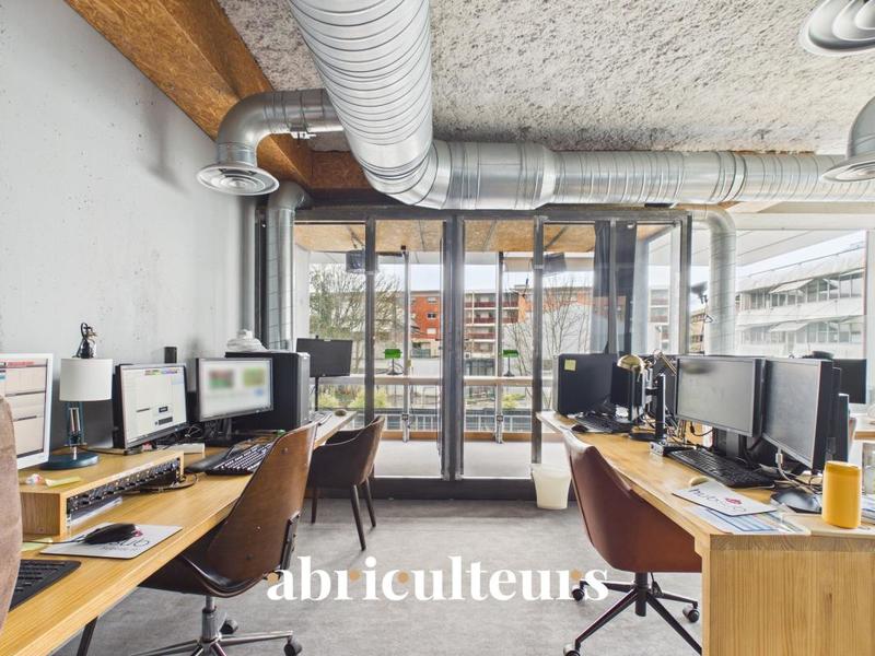 Bureau - 200 m² - 4 pièces