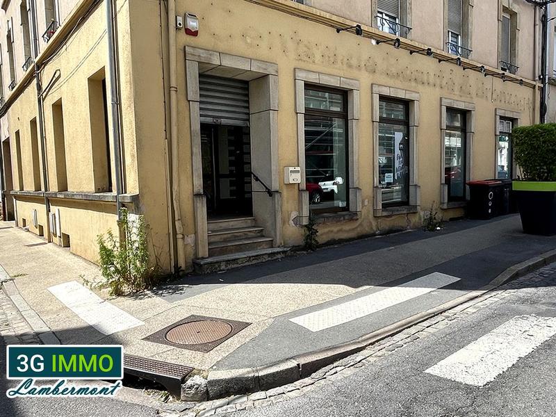 Local commercial - 241 m² - 4 pièces