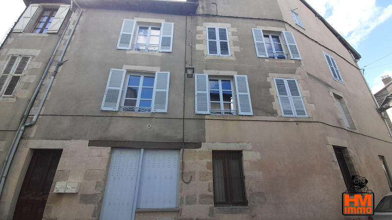 Immeuble - 70 m² - 9 pièces